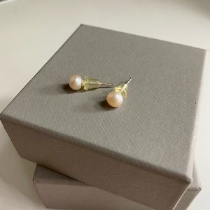 Free with purchase - pearl studs